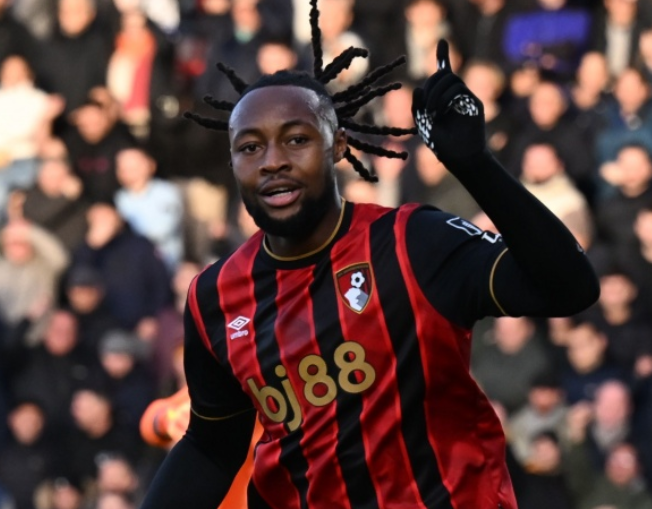 曼聯(lián)引援塞梅尼奧：堅(jiān)守薪資結(jié)構(gòu)，競(jìng)爭(zhēng)態(tài)勢(shì)復(fù)雜